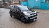 2010 Peugeot 107 front view