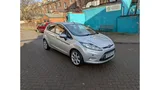 2009 Ford Fiesta front view