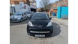 2009 Peugeot 107 dashboard