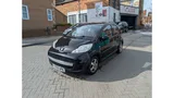 2009 Peugeot 107 front view