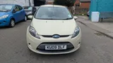 2009 Ford Fiesta interior