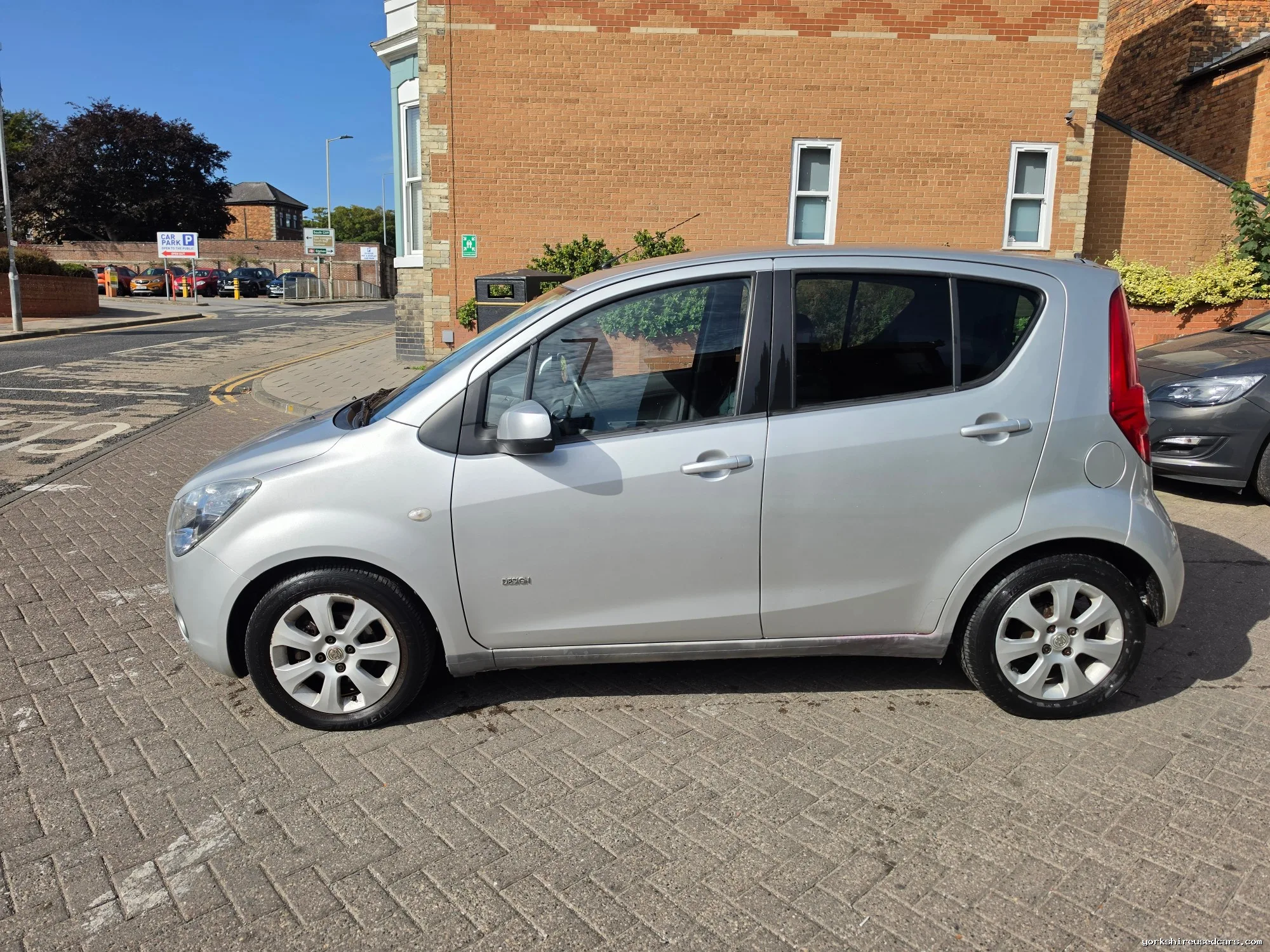 2009 Vauxhall Agila dashboard