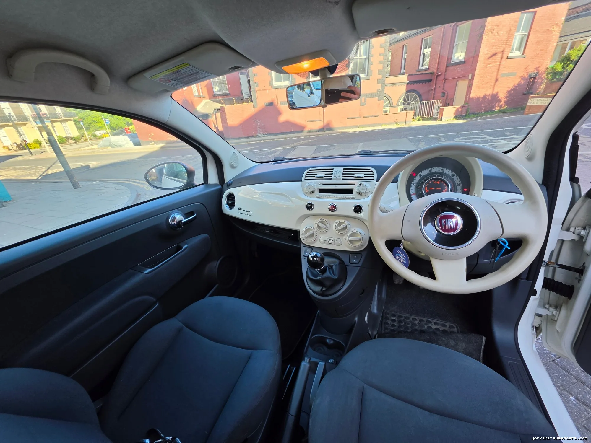 2014 Fiat 500 close-up detail