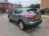 2015 Nissan Qashqai engine bay