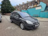 2011 Vauxhall Zafira front view
