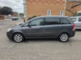 2011 Vauxhall Zafira dashboard