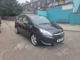 2015 Vauxhall Meriva front view