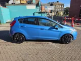 2010 Ford Fiesta interior