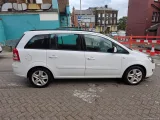 2013 Vauxhall Zafira engine bay